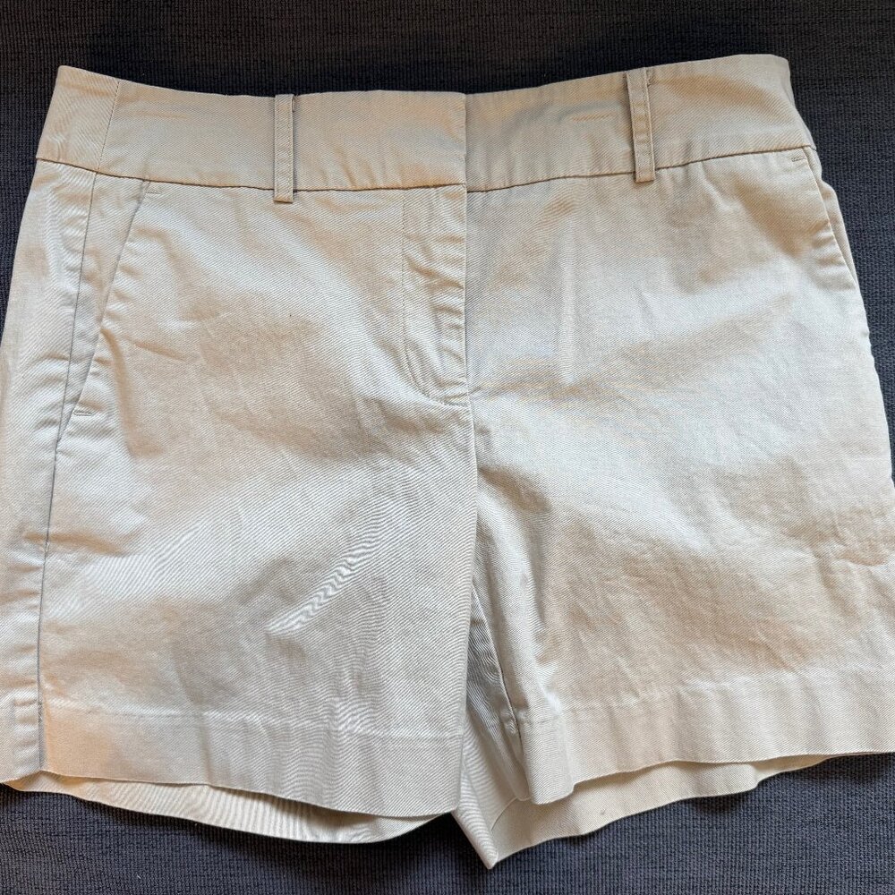 Ann Taylor Factory Khaki Shorts (Size 2)